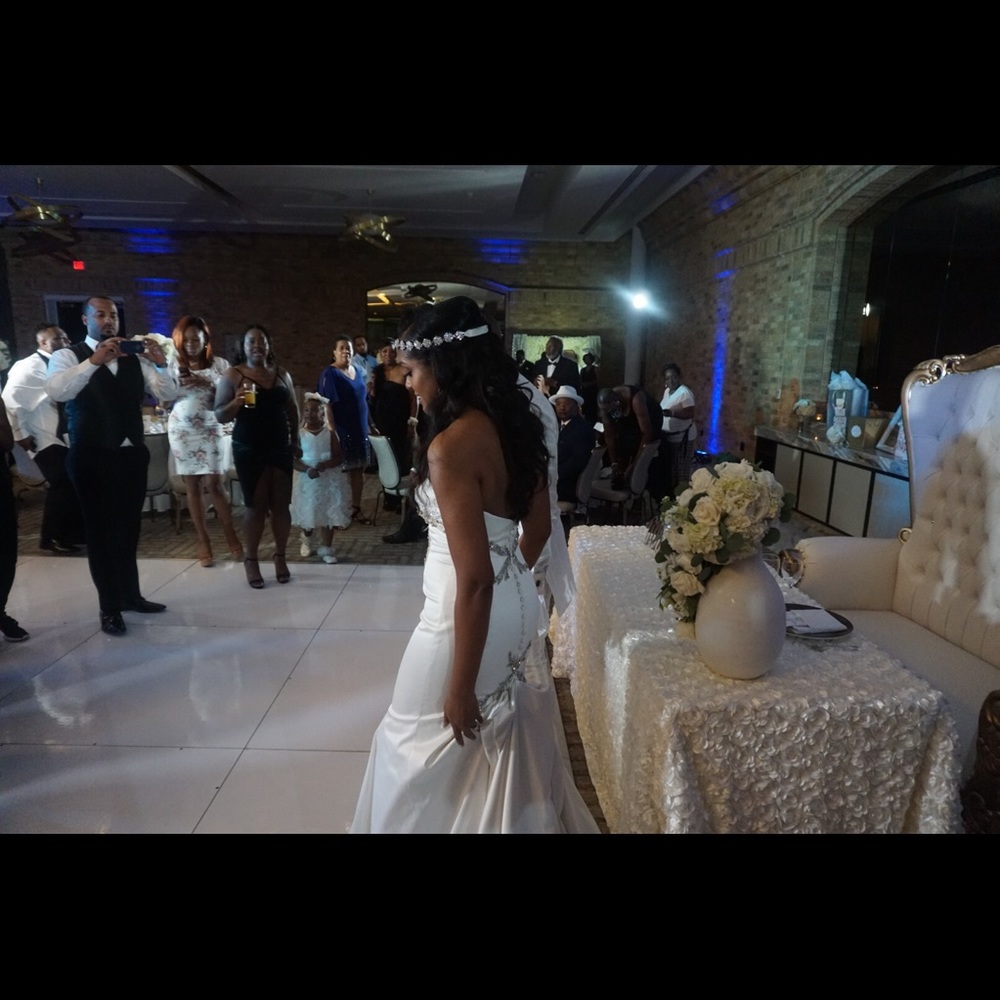 Kleinfeld Wedding dress - Picture 5 of 5